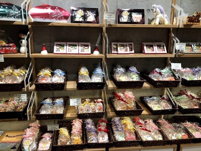 川崎で営業するアイシングクッキー専門店・アンフィニユの鮮やかな品々